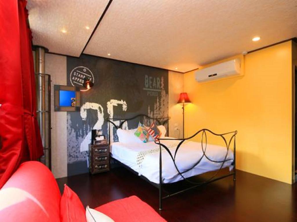 Mystery13 Bed and Breakfast Luodong Exteriör bild
